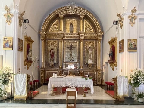 The ornate altar La iglesia parroquial de Santo Domingo de Guzmán © Michelle Chaplow