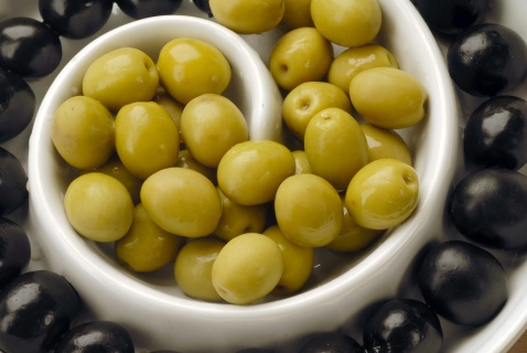 Green and black olives are the same fruit © Michelle Chaplow