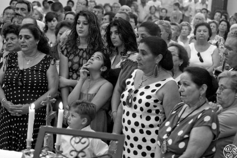 The devote congregation during the service © Michelle Chaplow