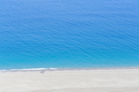 Pristine, sun-soaked beach in Almeria © Michelle Chaplow
