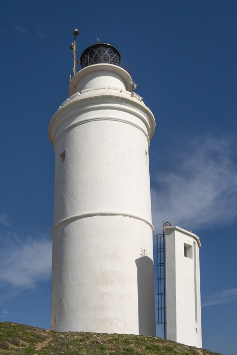Isla de las Palomas gives you an opportunity to get really close-up to the Tarifa lighthouse © Michelle Chaplow