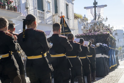The marching Brass band plays a wide range of tunes to suit the moment, generally mournful and wailing when accompanying Jesus © Michelle Chaplow