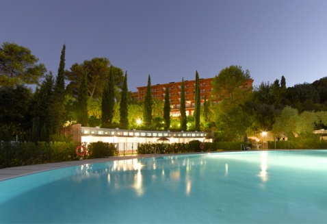 This Parador is built upon the ruins of what was once the summer palace of Abder