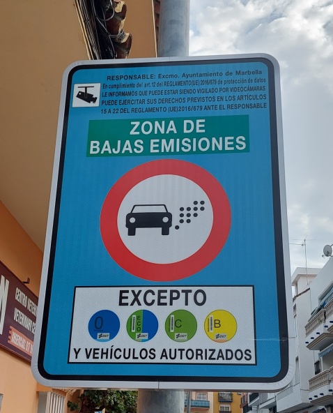 Low Emission Zone (Zonas de Bajas Emisiones) sign in San Pedro centre