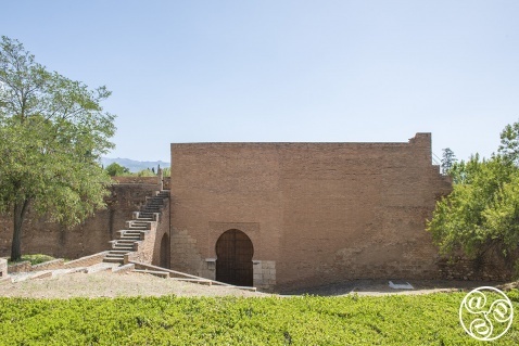 Sealed gate to Tower of the Seven Floors © Michelle Chaplow