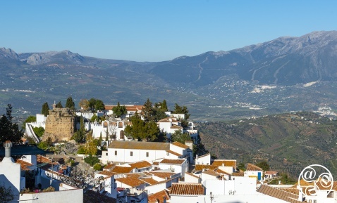One of the highest white villages in Andalucía at 739 metres above sea level, Comares can be spied for miles around, rising high above the surrounding countryside and resembling a natural extension to the craggy rock face © Michelle Chaplow