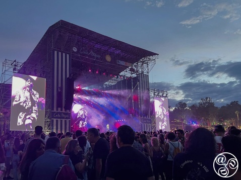 Duki, leading the new wave of Argentinian Rappers on the main Sunrise stage at sunset. © Alex Cutts Duki, leading the new wave of Argentinian Rappers on the main Sunrise stage at sunset. © Alex Cutts