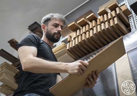   "We are looking for the driest woods, such as older woods that may be sitting forgotten in a luthier's workshop".  © Fernando Rojas