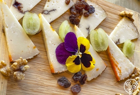 Delicious local cheeses Delicious local cheeses © Michelle Chaplow