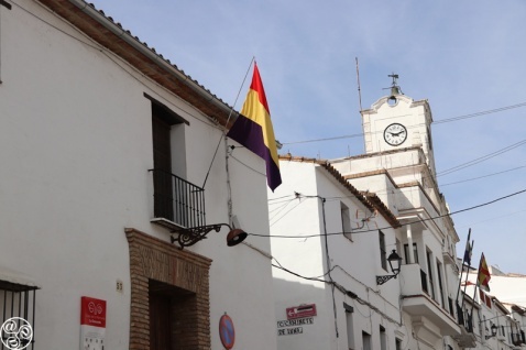 Flag of the Second Republic of Spain flying © Max Phythian