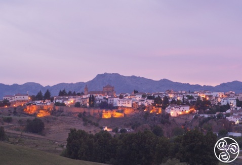 It is well worth staying over in Ronda and enjoying the fabulous sunsets and sunrises over the valley. © Michelle Chaplow