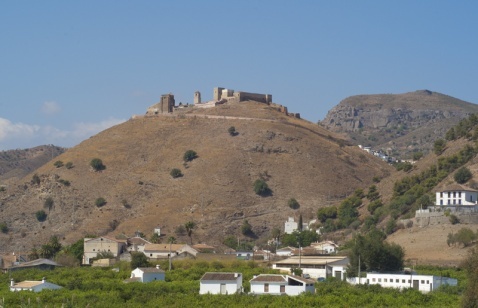 Alora, whitewashed village nestled between three rocky spurs  © Michelle Chaplow