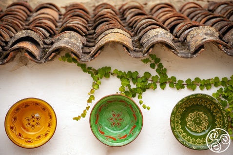 Traditional handmade ceramic plates in Galaroza © Michelle Chaplow