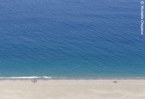 Pristine, sun-soaked beach in Almeria  © Michelle Chaplow