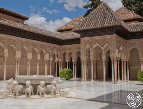 Patio de los Leones (Courtyard of the Lions) © Michelle Chaplow