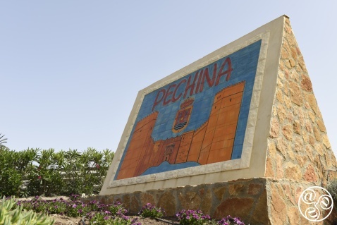 Pechina - Ceramic welcome sign © Michelle Chaplow