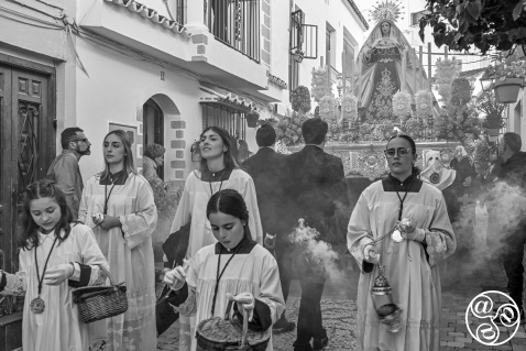 Palm Sunday fills the streets with incense and tradition—immersive traditions  © Michelle Chaplow