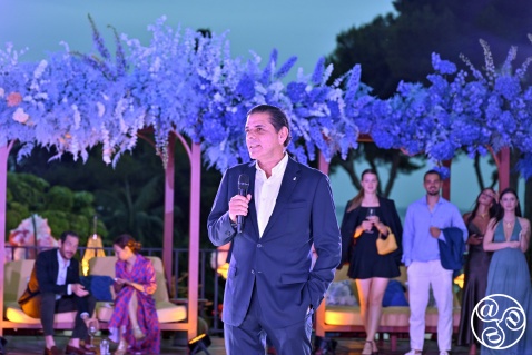 Jorge Manzur GM of Don Carlos, opening the party © Michelle Chaplow