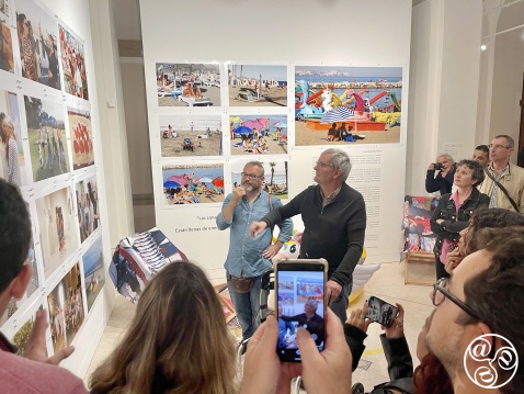 Marin Parr giving a guided tour of his new show Malaga Express© Michelle Chaplow