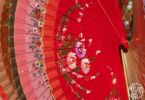 Don´t leave your hotel without a fan during summertime in Seville. © Michelle Chaplow