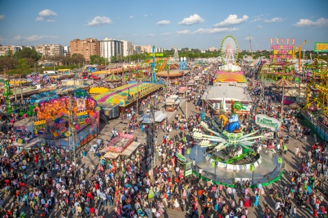 The Seville Feria Amusement park known as “Calle del Infierno” (Hell’s Street)©istockphoto