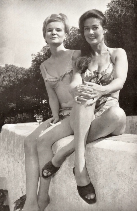 Shelagh Tennant y Jane Dolinger, villa La Paloma, Torremolinos (1964). Cortesía Torremolinos Chic. 