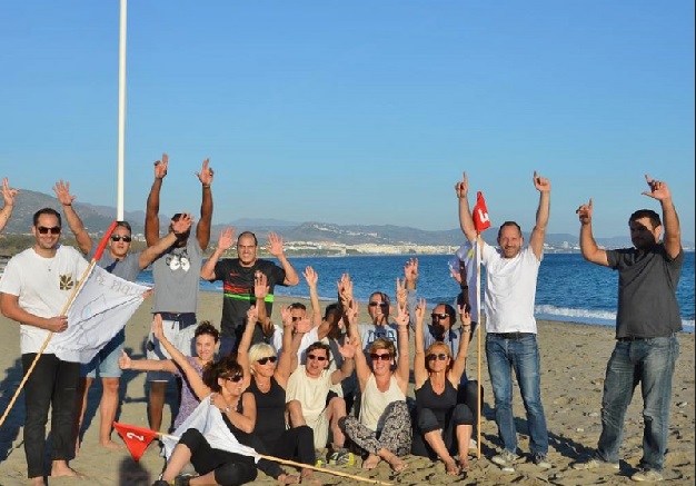 Team Building on the beach © Experience Box Spain